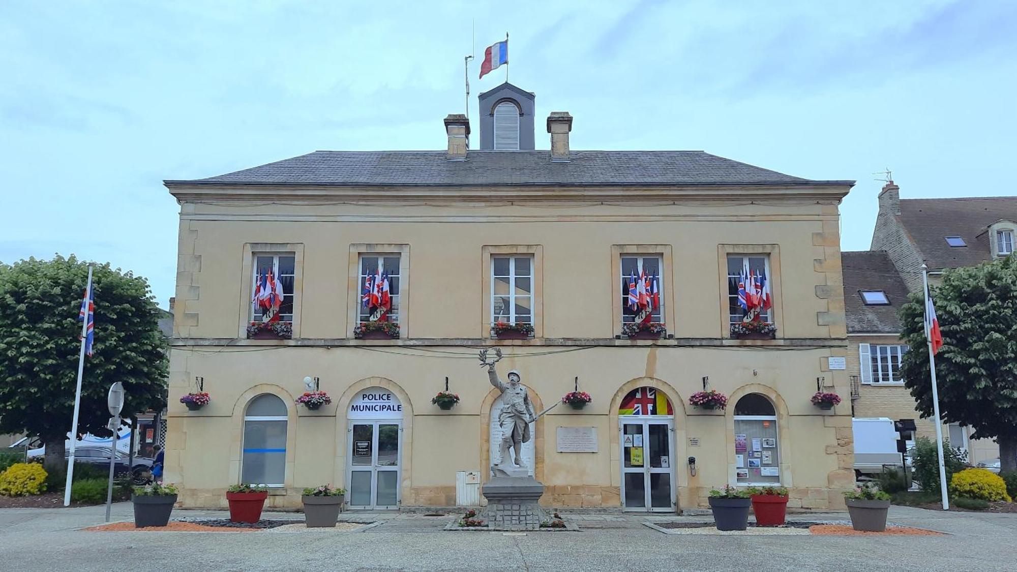 La Maison Du Pays D'Auge Troarn Exterior photo